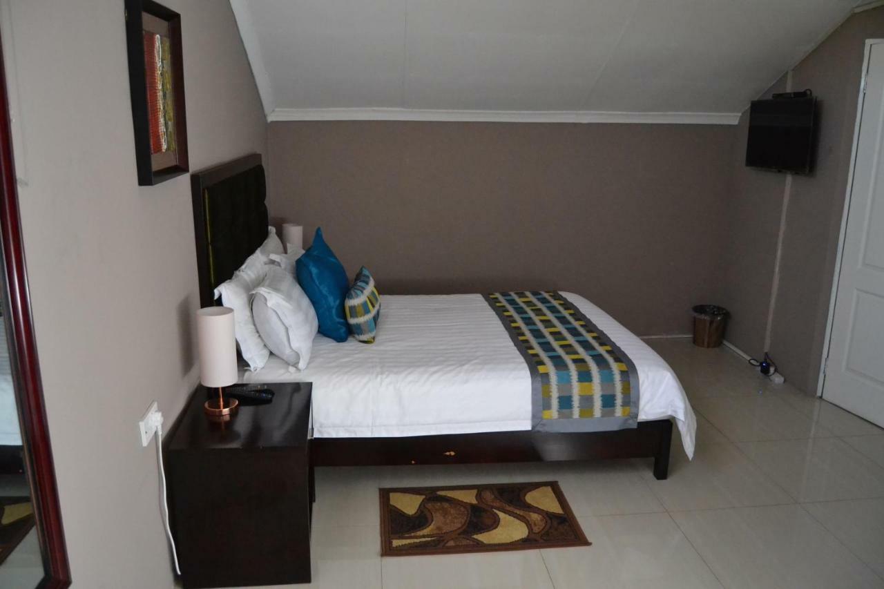 Triple Palms Bed And Breakfast Gaborone Exterior foto