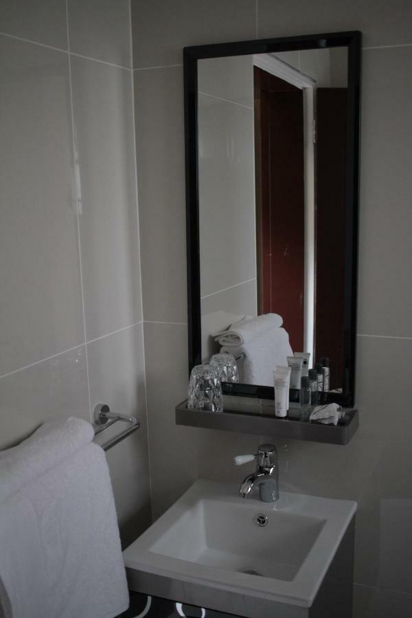 Triple Palms Bed And Breakfast Gaborone Exterior foto