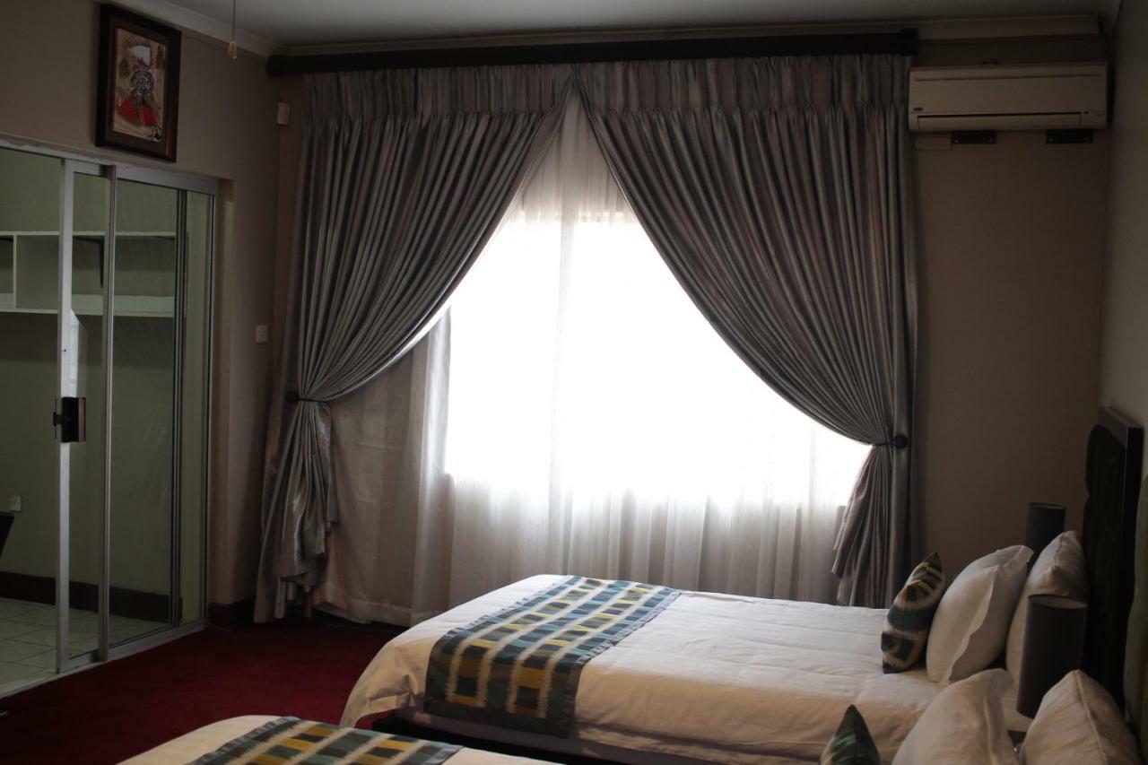Triple Palms Bed And Breakfast Gaborone Exterior foto